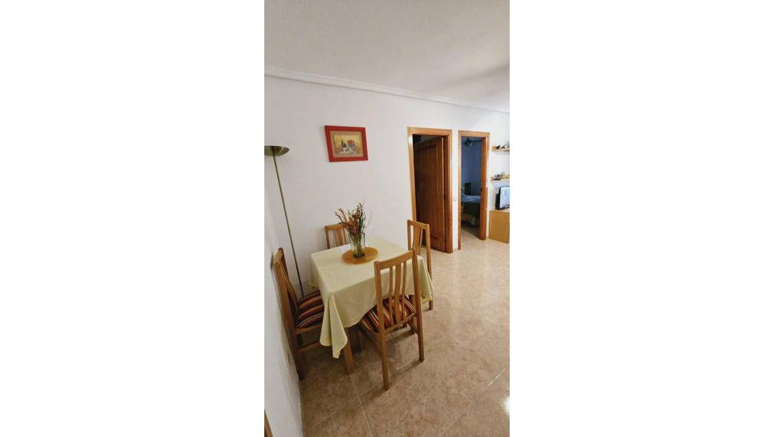 Sale - Apartment - Torrevieja - Centro