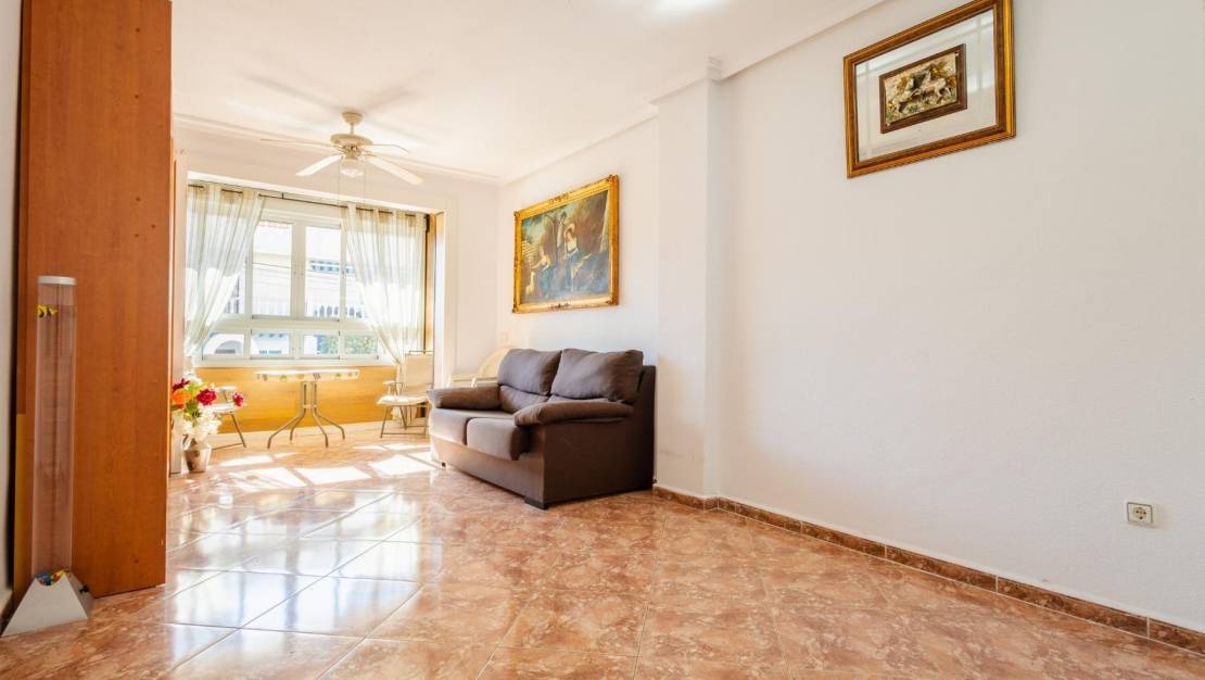 Sale - Apartment - Torrevieja - Centro