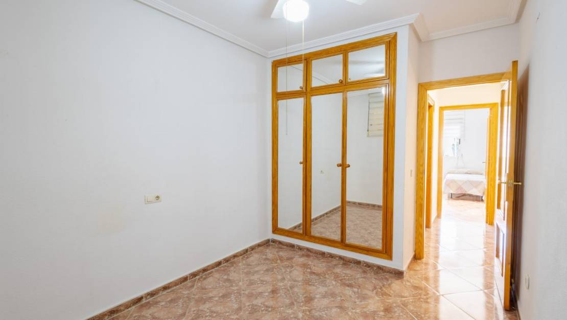 Sale - Apartment - Torrevieja - Centro