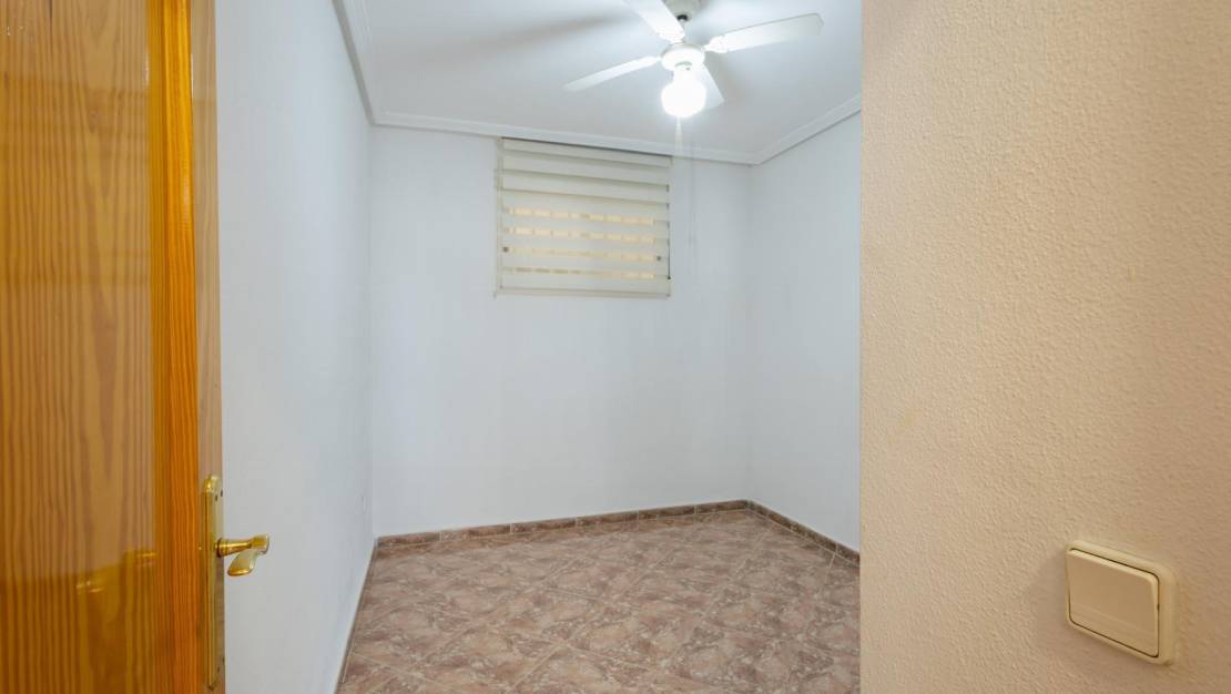 Sale - Apartment - Torrevieja - Centro