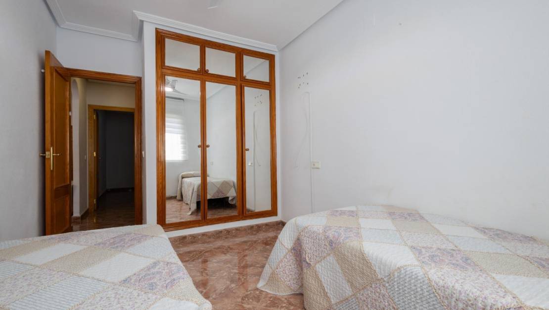 Sale - Apartment - Torrevieja - Centro