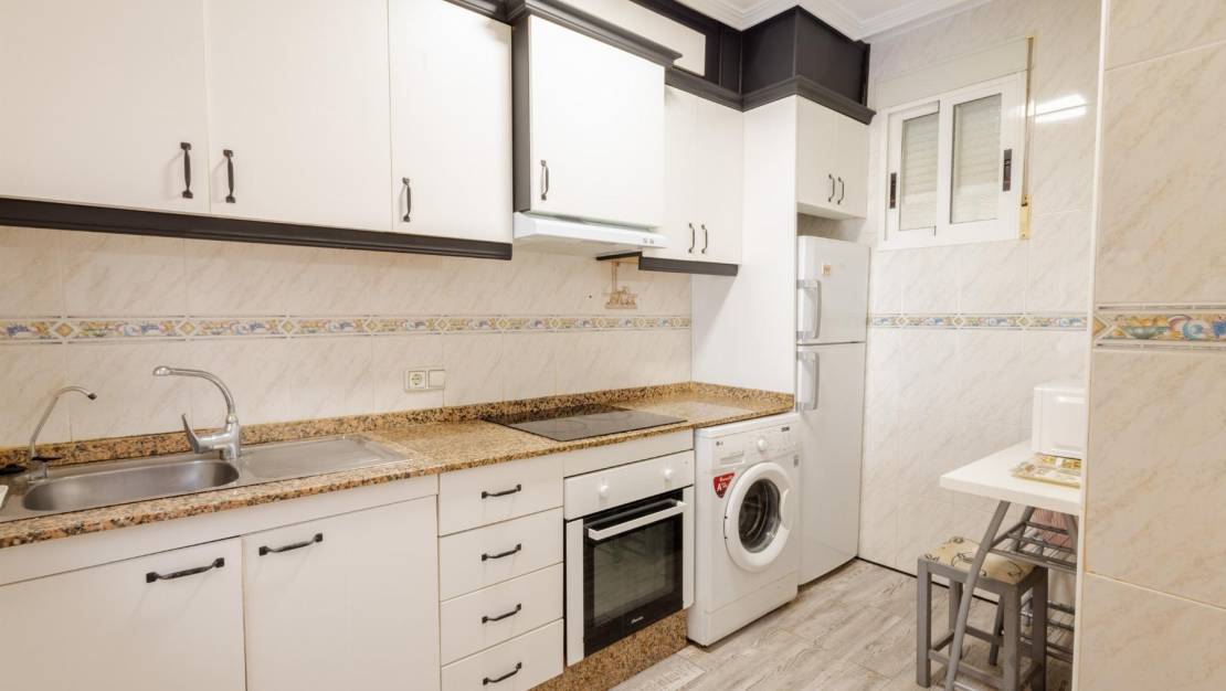 Sale - Apartment - Torrevieja - Centro