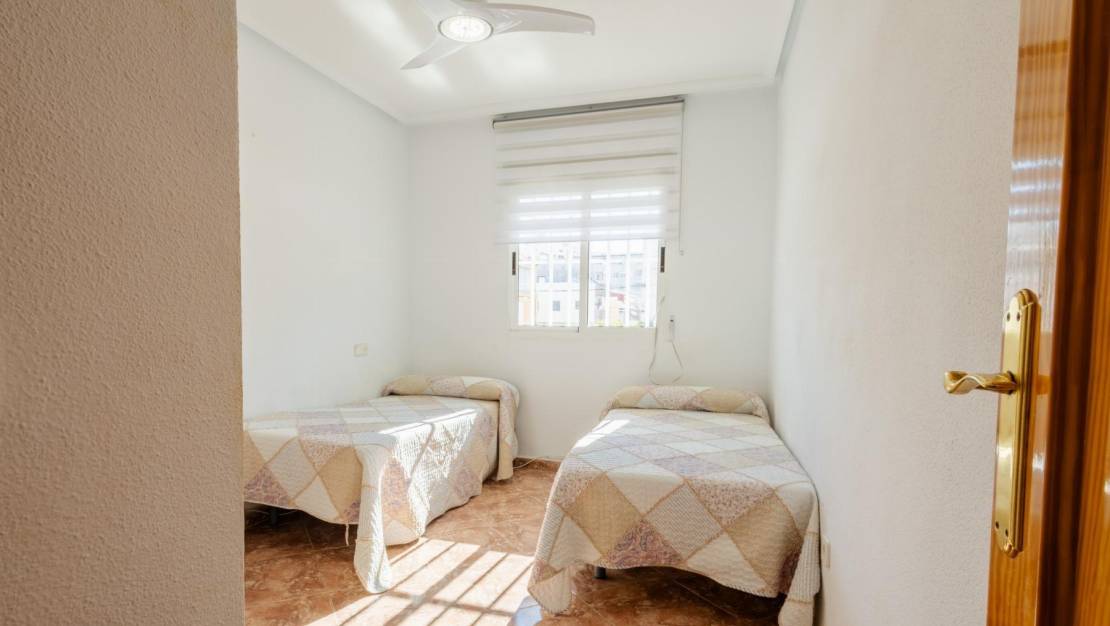 Sale - Apartment - Torrevieja - Centro