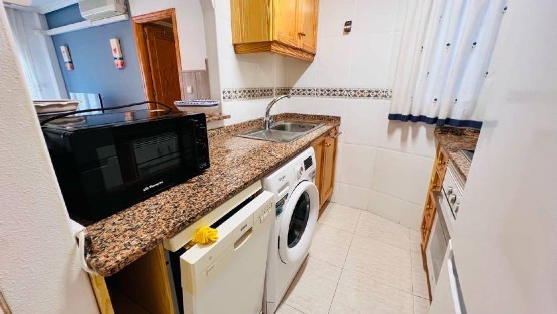 Sale - Apartment - Torrevieja - Centro