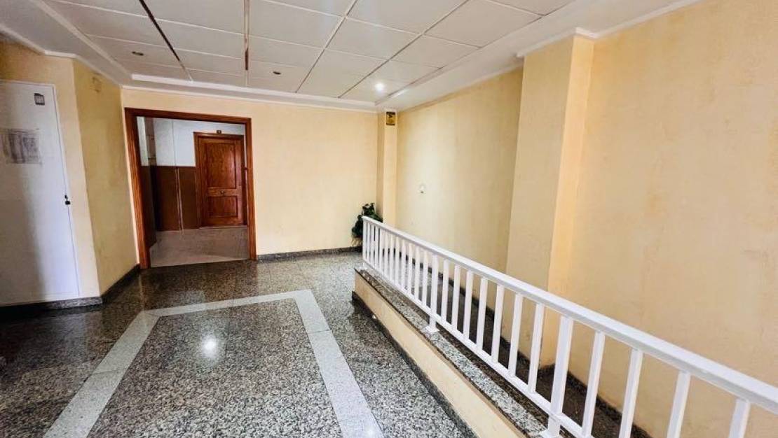 Sale - Apartment - Torrevieja - Centro