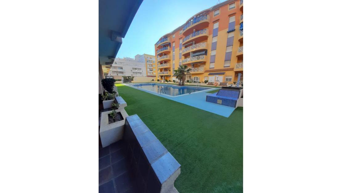 Sale - Apartment - Torrevieja - Centro