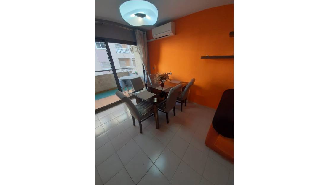 Sale - Apartment - Torrevieja - Centro