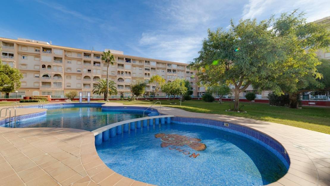 Sale - Apartment - Torrevieja - Centro