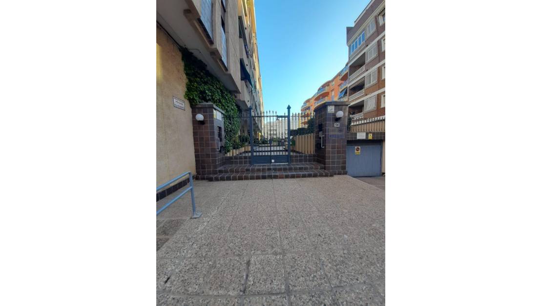 Sale - Apartment - Torrevieja - Centro