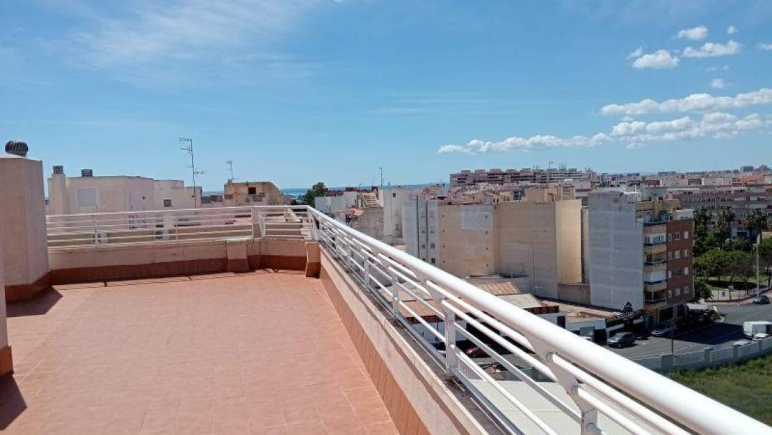 Sale - Apartment - Torrevieja - Centro