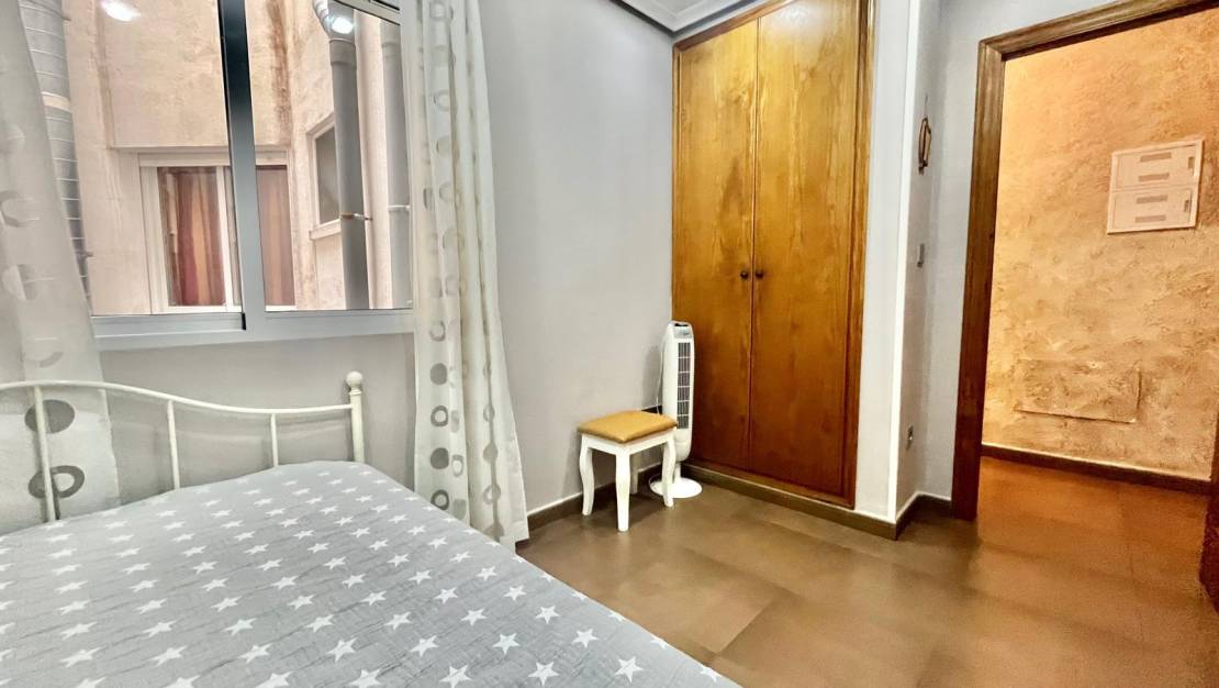 Sale - Apartment - Torrevieja - Centro
