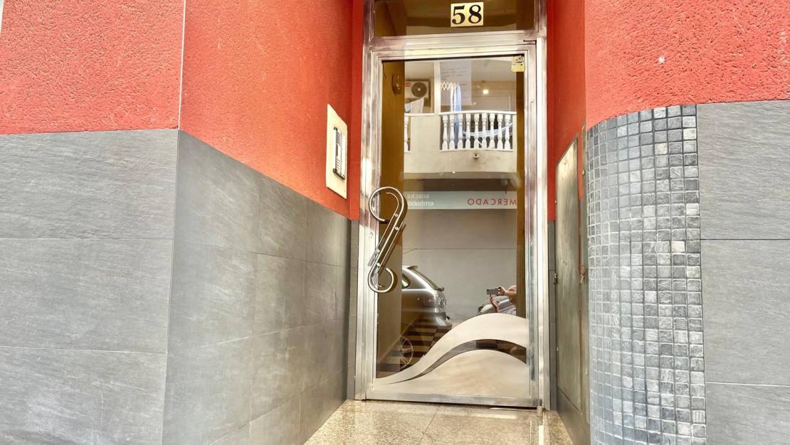 Sale - Apartment - Torrevieja - Centro