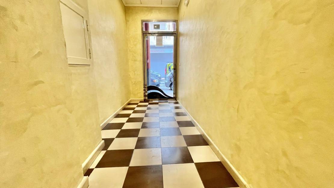 Sale - Apartment - Torrevieja - Centro