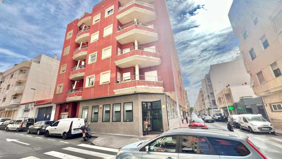 Sale - Apartment - Torrevieja - Centro