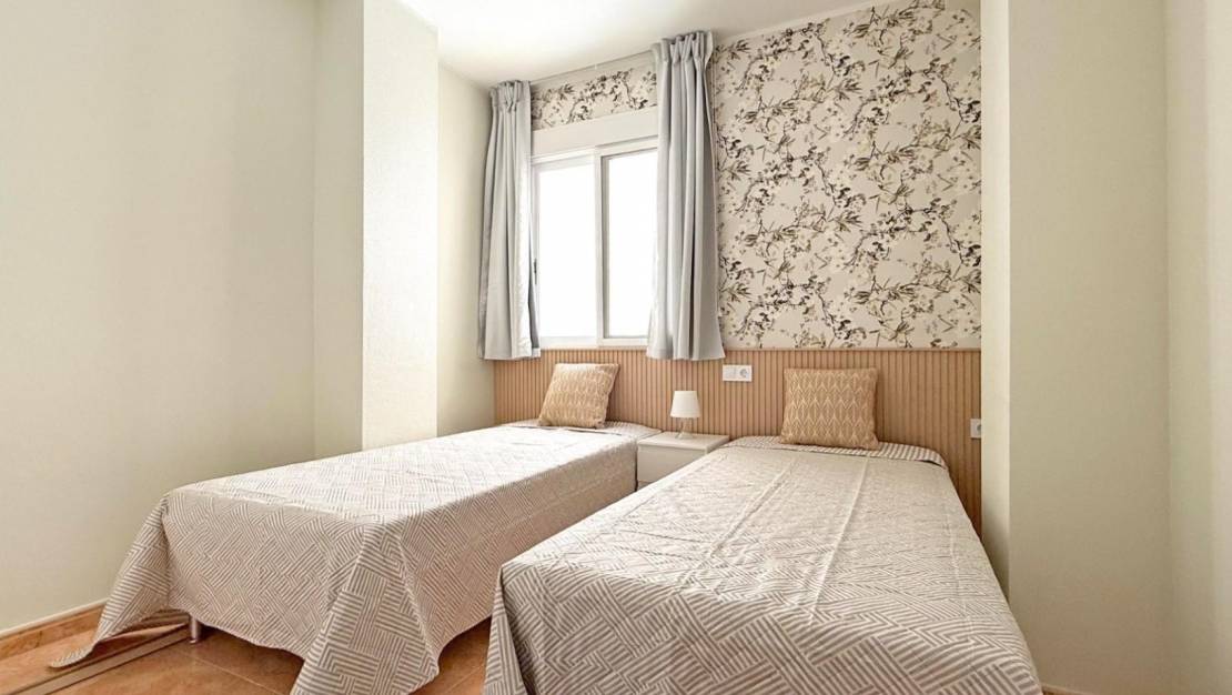Sale - Apartment - Torrevieja - Estacion de autobuses