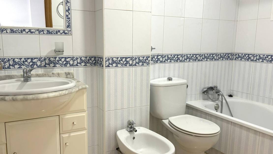 Sale - Apartment - Torrevieja - Estacion de autobuses