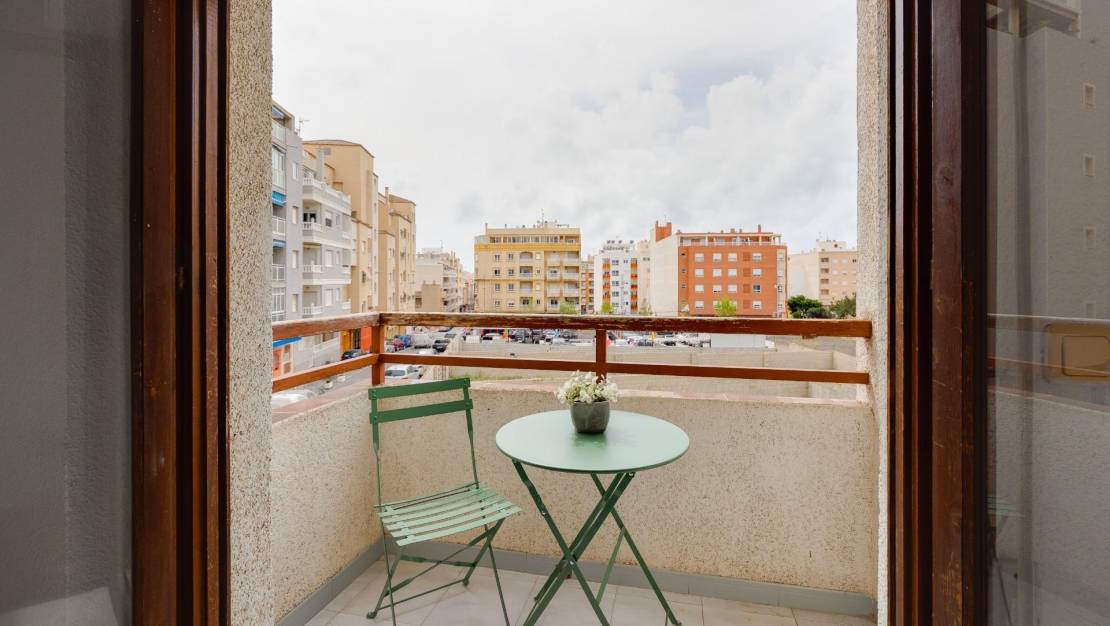 Sale - Apartment - Torrevieja - Estacion de autobuses