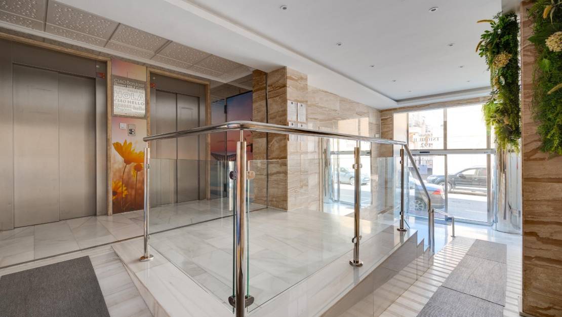 Sale - Apartment - Torrevieja - Habaneras