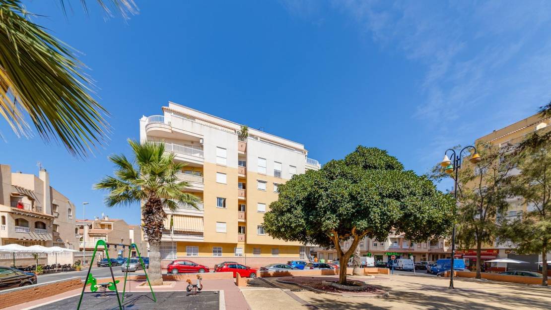 Sale - Apartment - Torrevieja - Habaneras