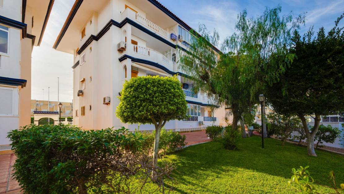 Sale - Apartment - Torrevieja - La Mata