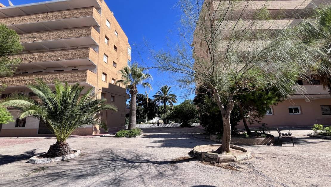 Sale - Apartment - Torrevieja - La Mata