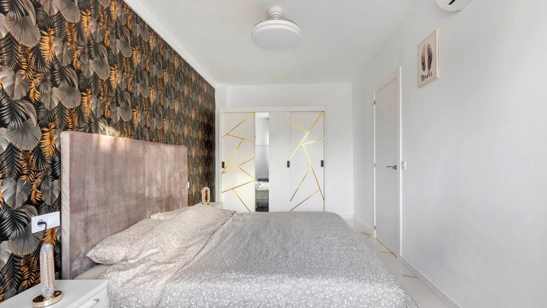 Sale - Apartment - Torrevieja - La Mata