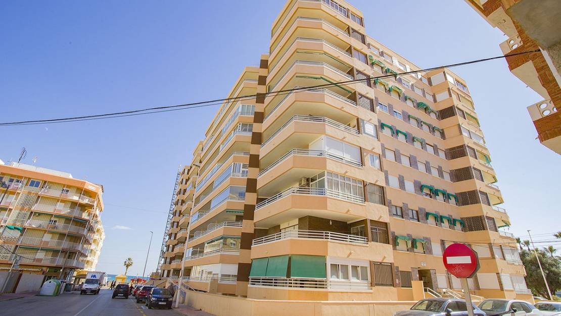 Sale - Apartment - Torrevieja - La Mata