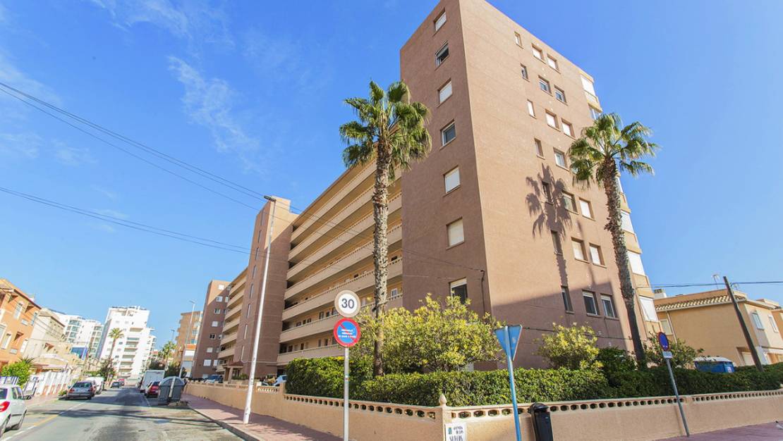 Sale - Apartment - Torrevieja - La Mata