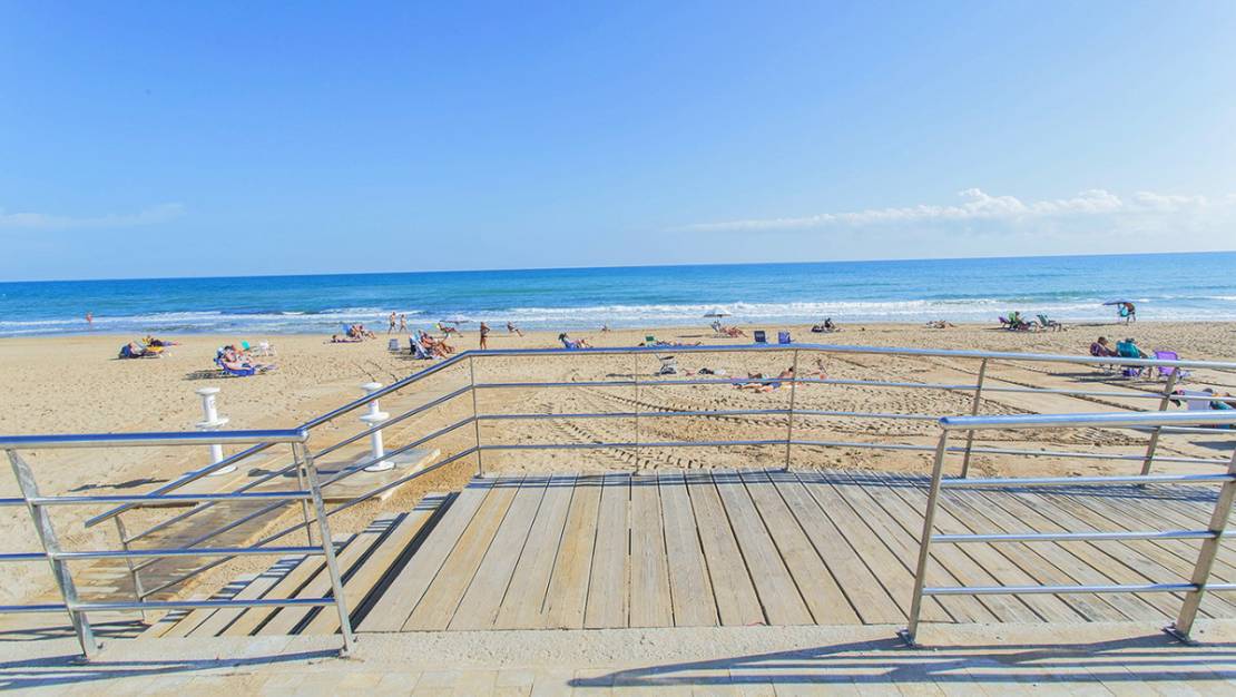 Sale - Apartment - Torrevieja - La Mata