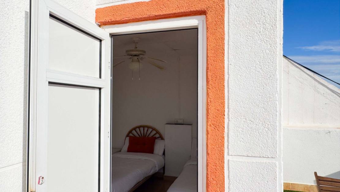 Sale - Apartment - Torrevieja - La Mata