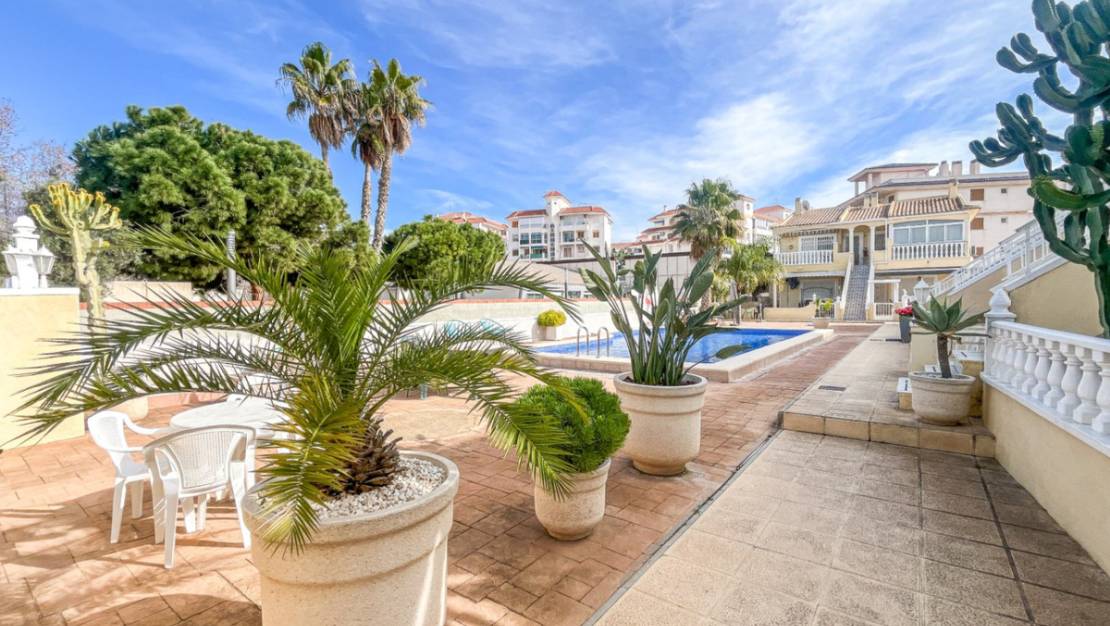 Sale - Apartment - Torrevieja - La Mata