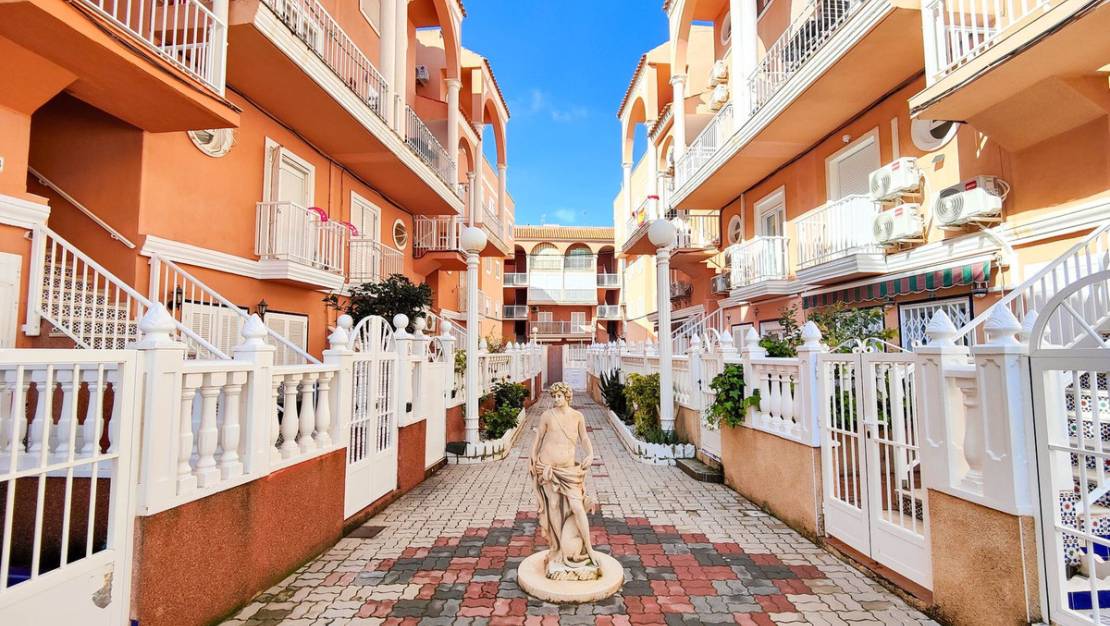 Sale - Apartment - Torrevieja - La Mata