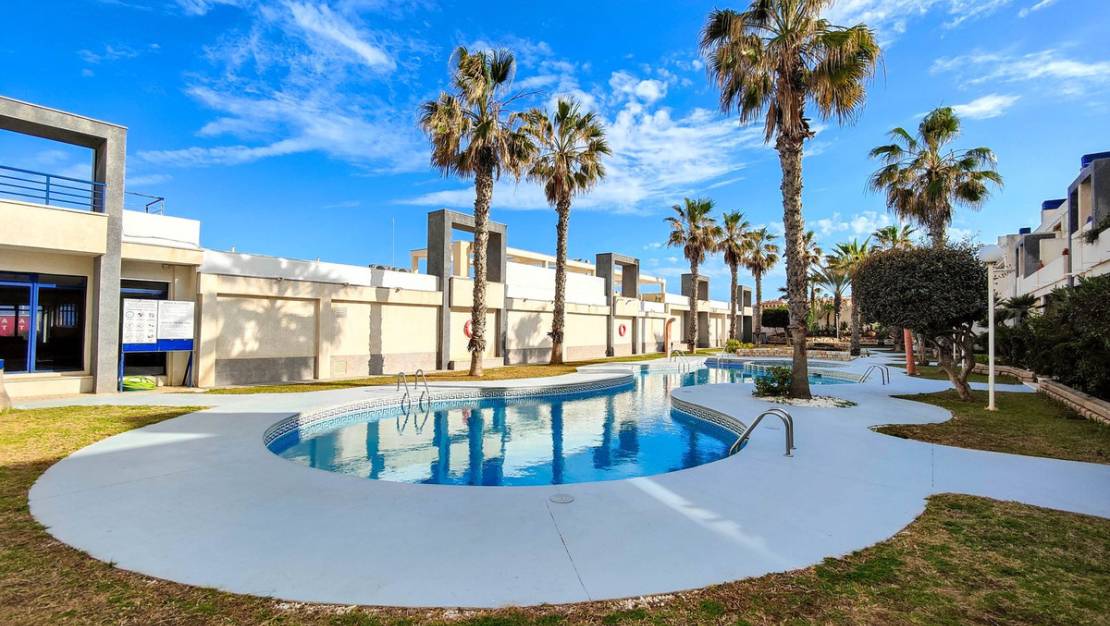 Sale - Apartment - Torrevieja - La Mata