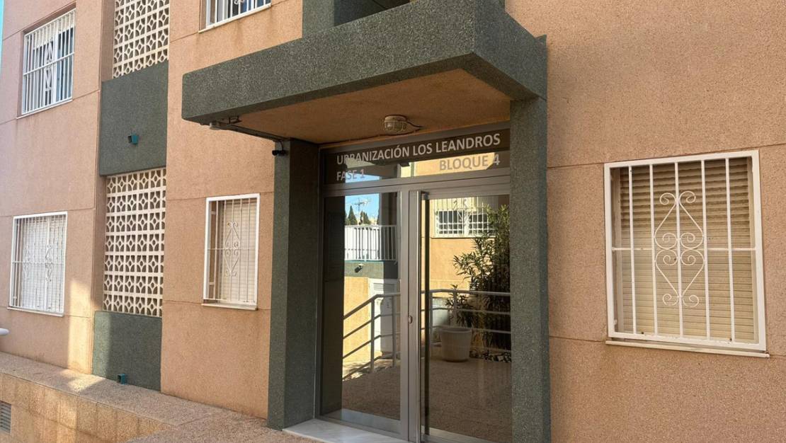 Sale - Apartment - Torrevieja - La Mata
