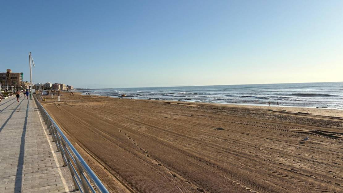 Sale - Apartment - Torrevieja - La Mata