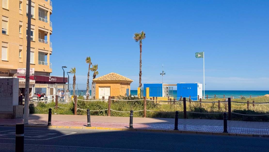 Sale - Apartment - Torrevieja - La Mata