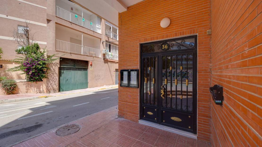Sale - Apartment - Torrevieja - La Mata