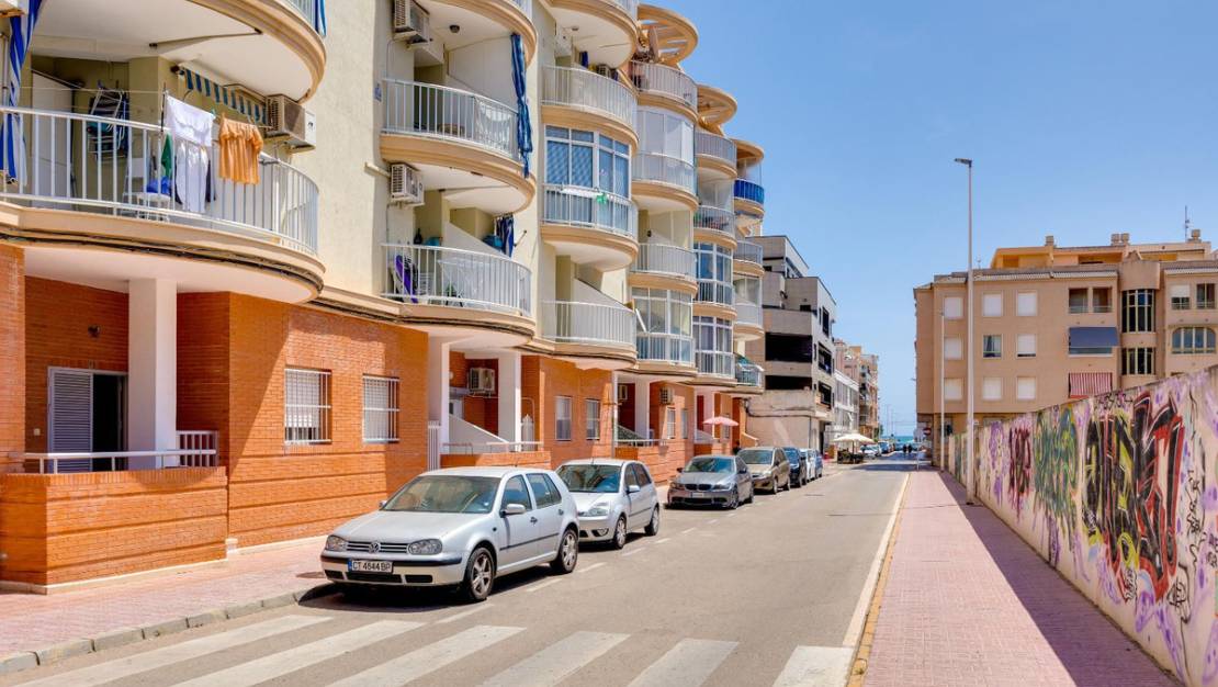 Sale - Apartment - Torrevieja - La Mata