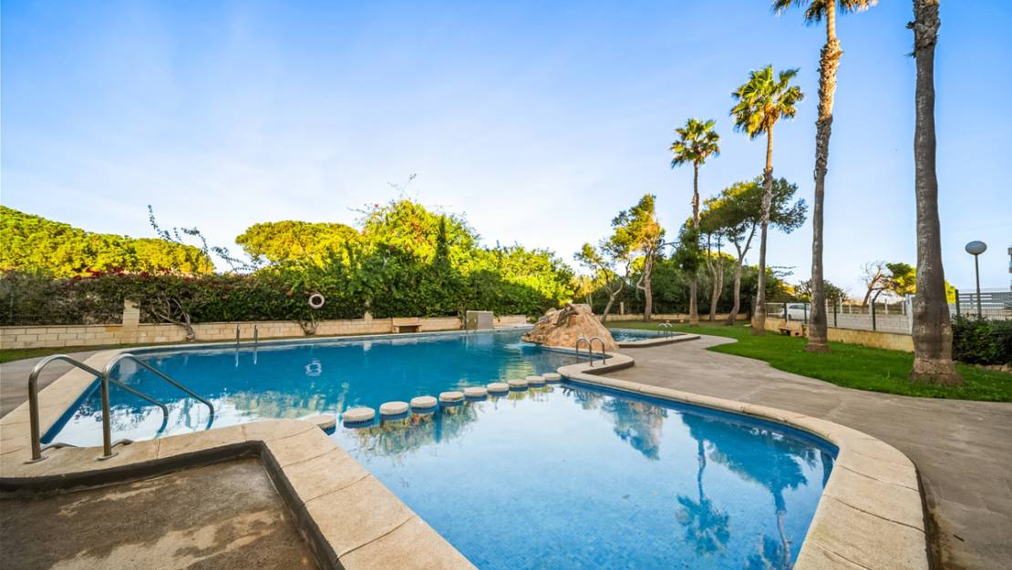 Sale - Apartment - Torrevieja - La Mata
