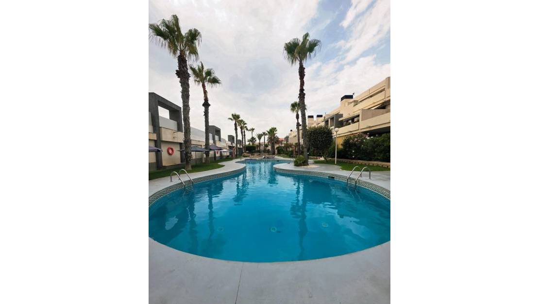 Sale - Apartment - Torrevieja - La Mata