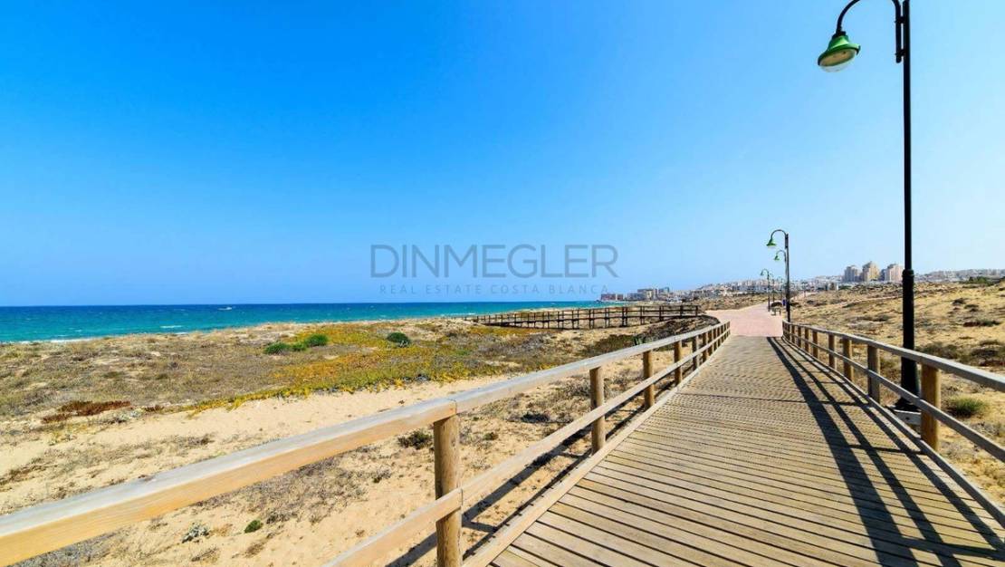 Sale - Apartment - Torrevieja - La Mata