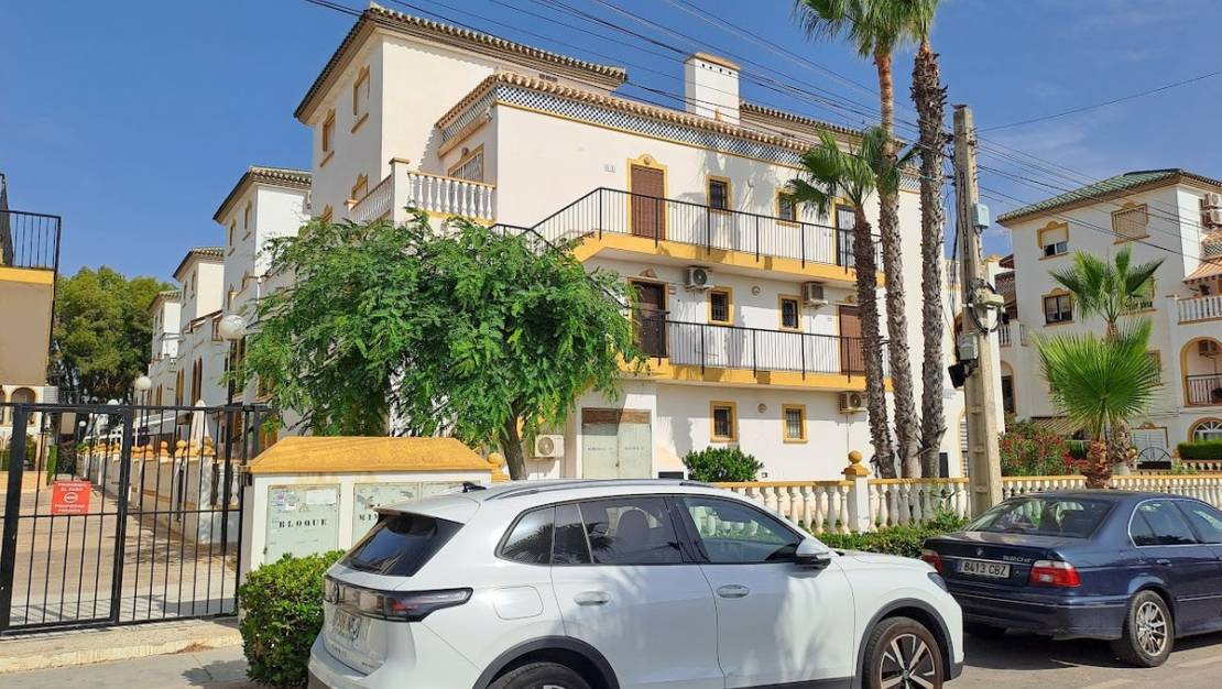 Sale - Apartment - Torrevieja - La Mata