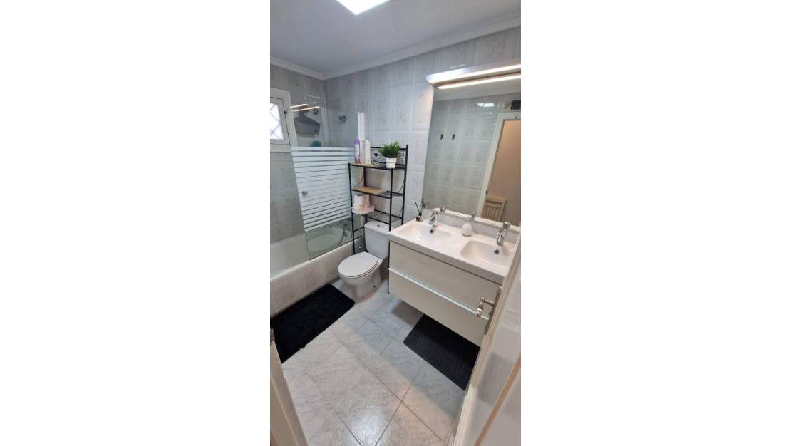 Sale - Apartment - Torrevieja - La Mata