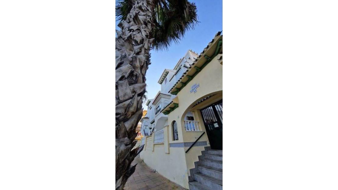 Sale - Apartment - Torrevieja - La Mata