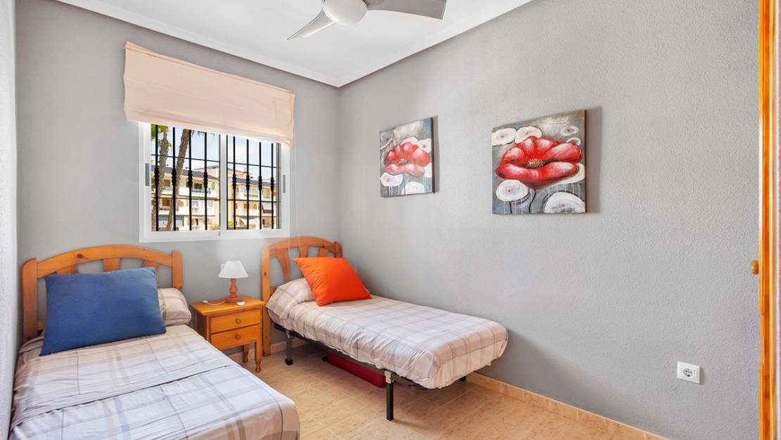 Sale - Apartment - Torrevieja - La Mata