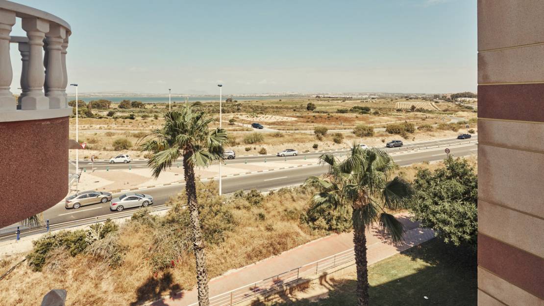 Sale - Apartment - Torrevieja - La Mata