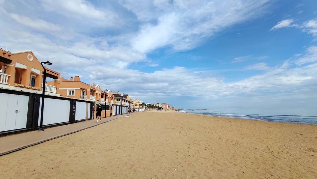 Sale - Apartment - Torrevieja - La Mata