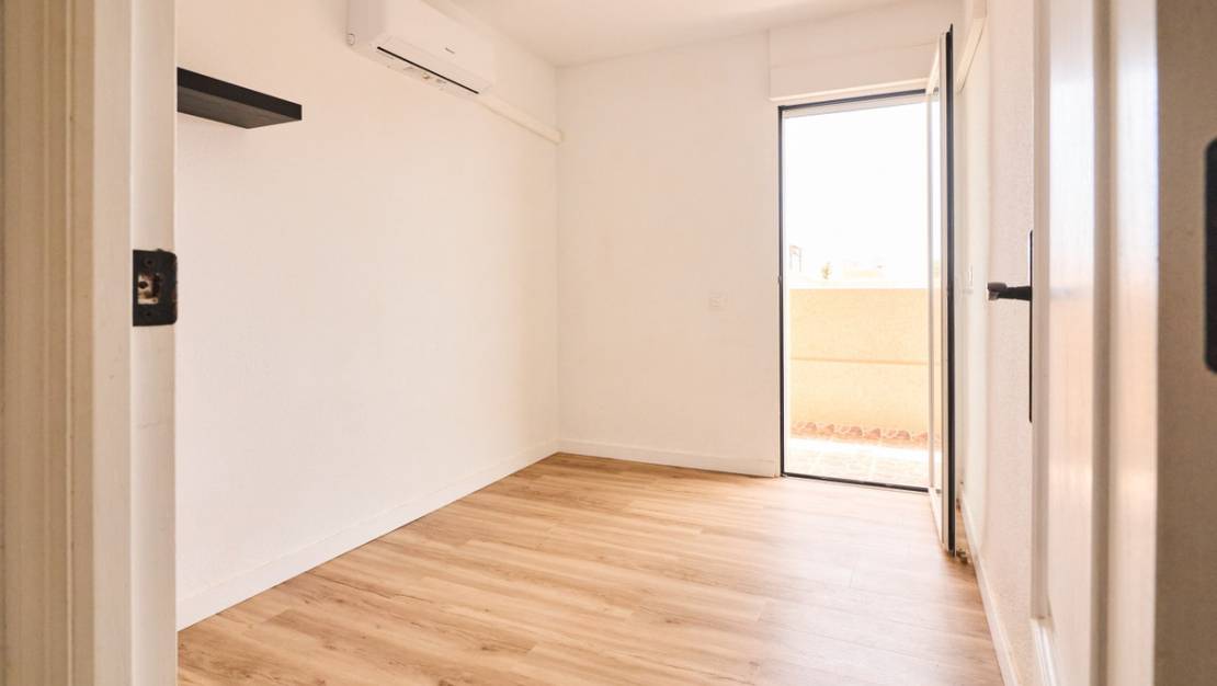 Sale - Apartment - Torrevieja - La Mata