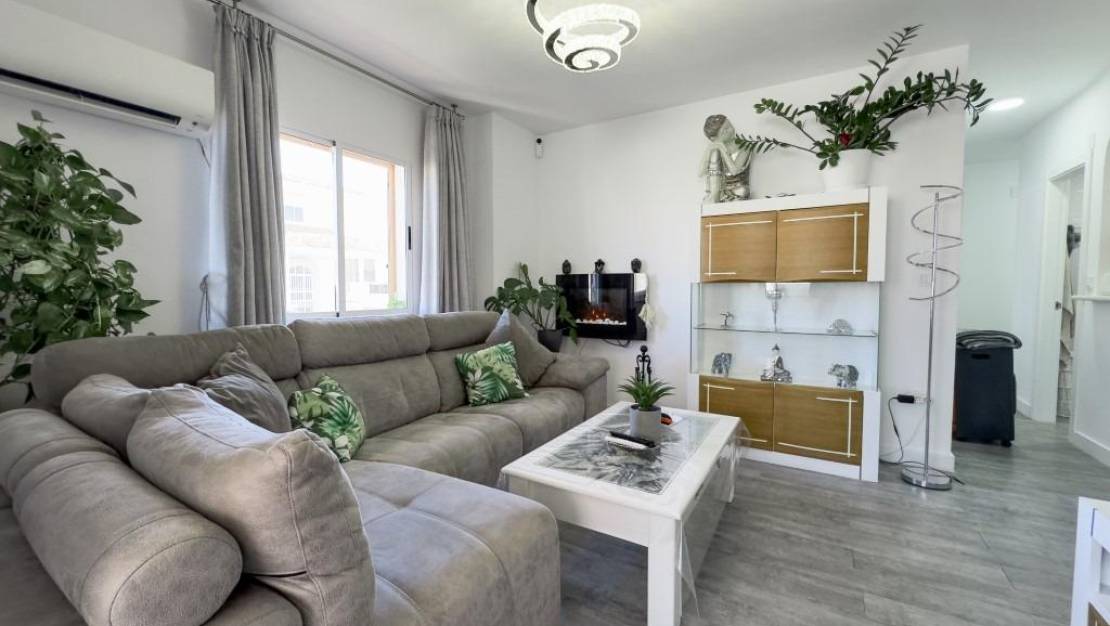 Sale - Apartment - Torrevieja - La Mata