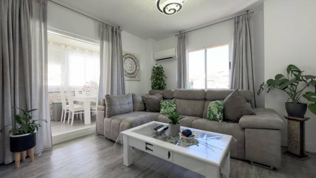 Sale - Apartment - Torrevieja - La Mata